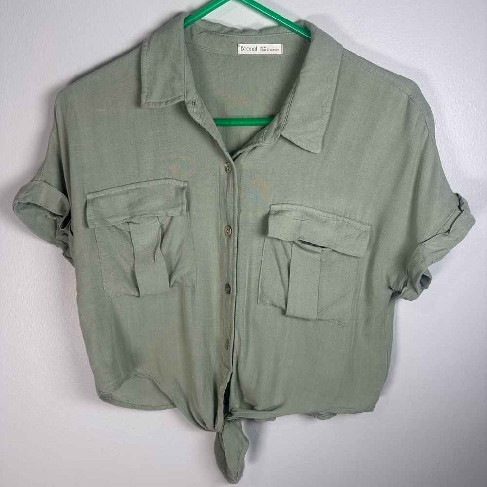 Bécool Green Utility Crop Top Tie Front Mother of Pearl Buttons Medium